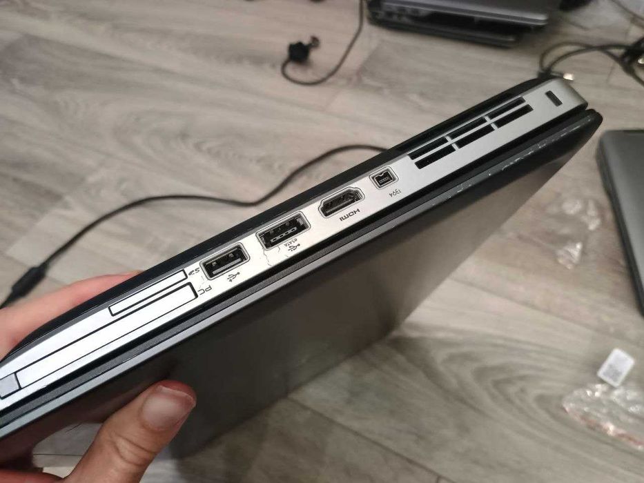 Dell latitude e5520 i3\8gb