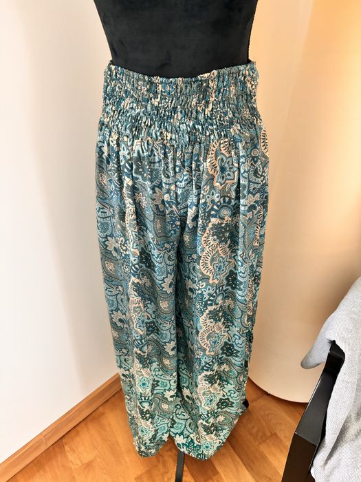 Conjunto de 2 peças novo, calcas e quimono em seda, talha unica