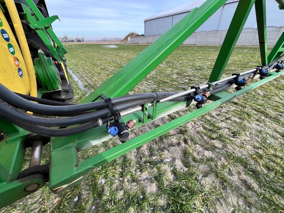 Opryskiwacz John Deere 512 *18 metrów*