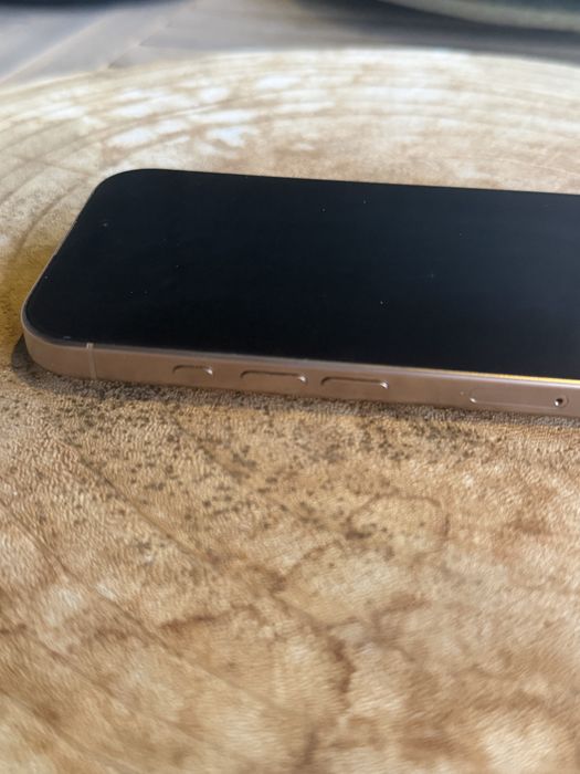 Iphone 16 pro 256gb como novo