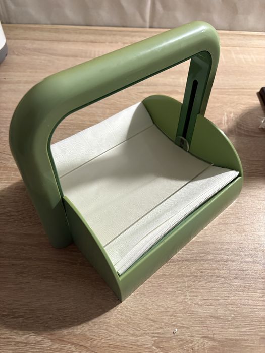 Guzzini dizajnerski pojemnik na serwetki