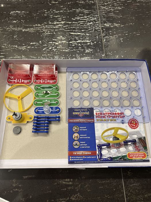 Електронні цепі , конструктор знаток 2 набори