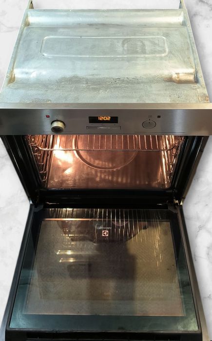 Духовка Electrolux