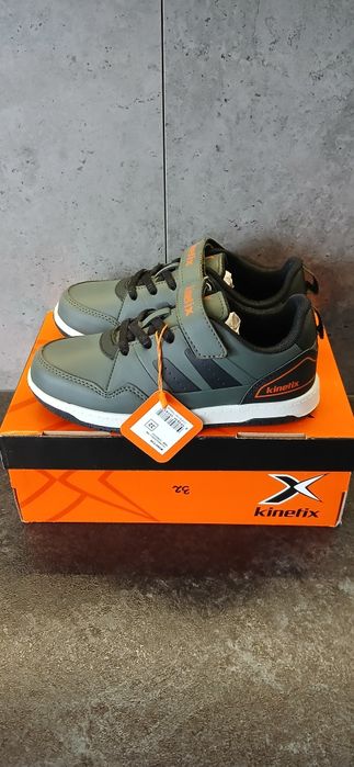 NOWE Buty sportowe Kinetix r. 32