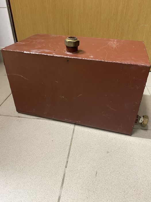 Zbiornik  do   hydrauliki  naczynie  przelewowe 22 litry