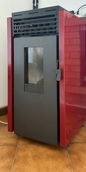 Salamandra a pellets com tubagem