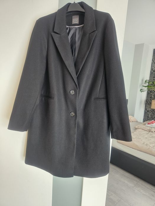 Płaszcz czarny damski prosty