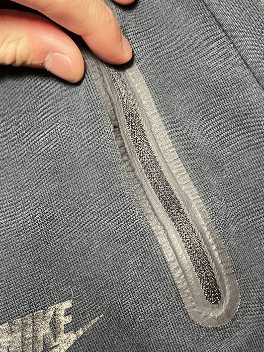 жіночий nike tech fleece