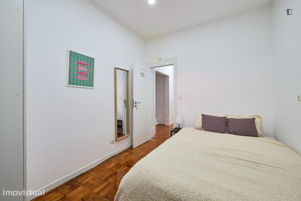 Quarto - localizado em Alameda Lisbon