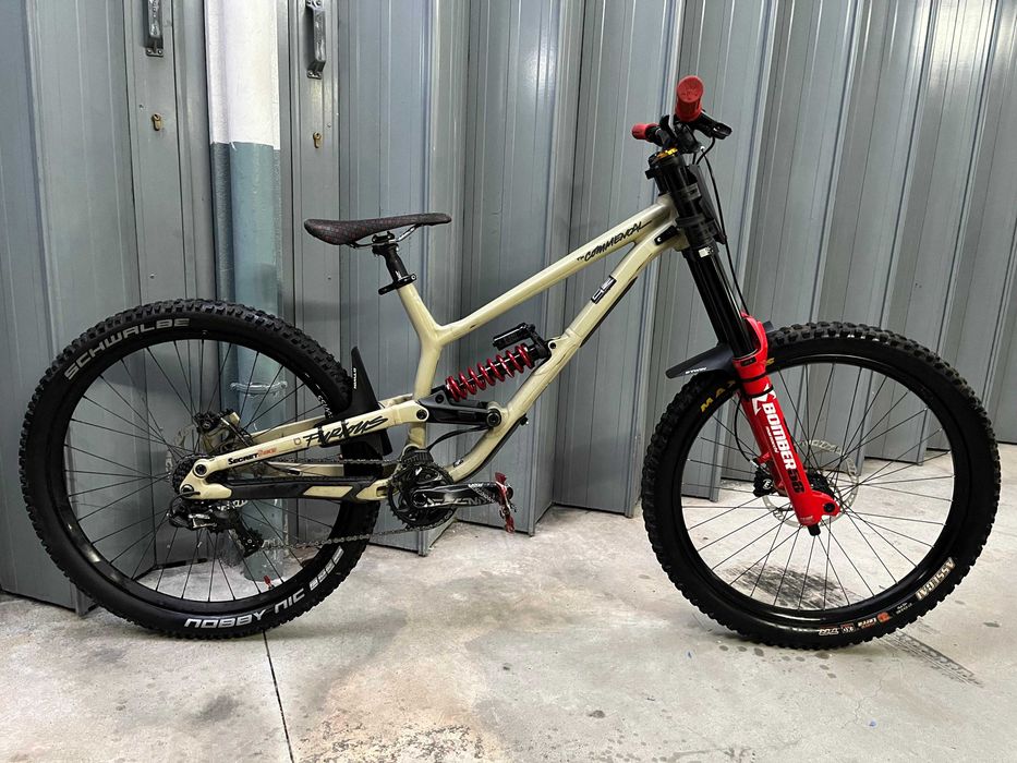 Bicicleta Commencal Furious 2021 – Tamanho M/L