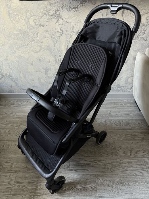 Прогулянкова коляска Easywalker Rockey S 2025