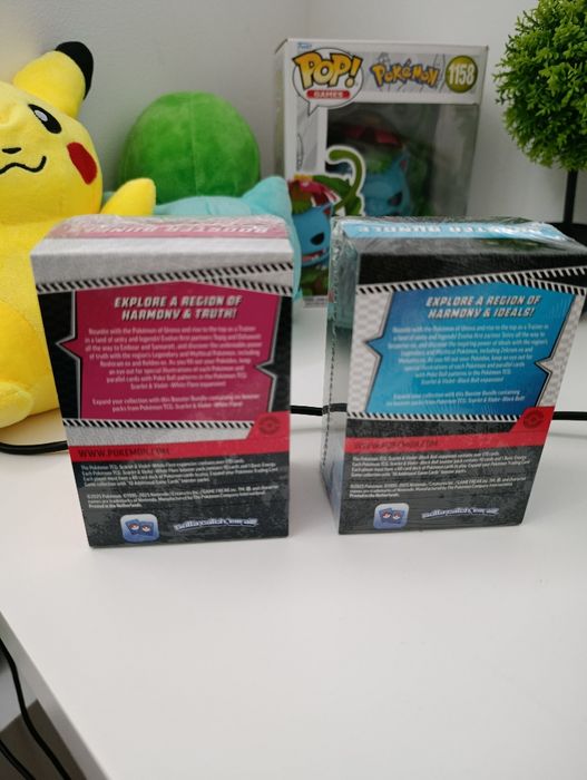 Booster bundles Black and White