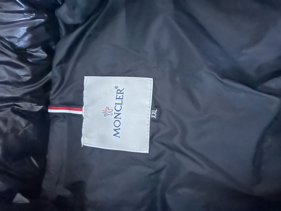 Kurtka na zimę Moncler czarna XXL