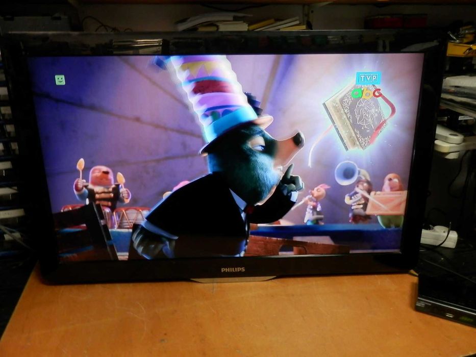 Sprzedam telewizor Philips 37PFL4606H z pilotem, sprawny, bez nóżki