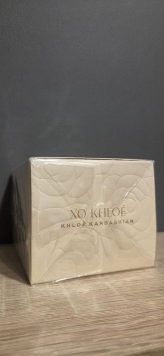 Khloe Kardashiam XO KHLOE