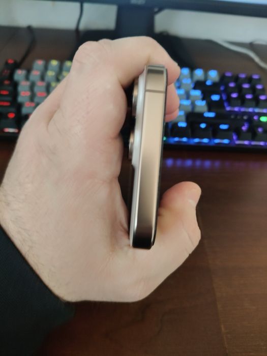 Iphone 16 pro max E-sim 256