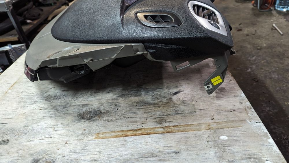 Торпеда, панель безпеки, Renault Scenic 3 681000060R