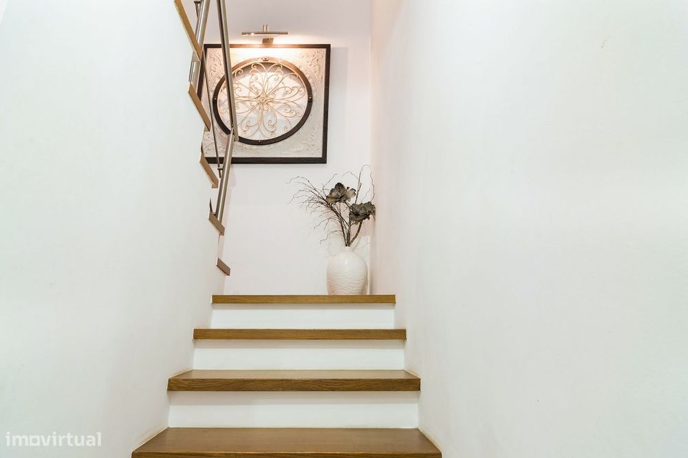Apartamento T3 em Massamá Norte com terraço