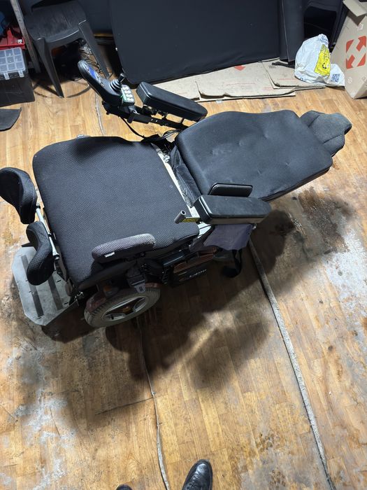 Permobil C400 Електрична інвалідна коляска