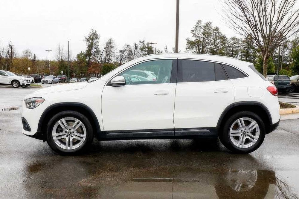 Mercedes-Benz GLA 250 4MATIC      2021
