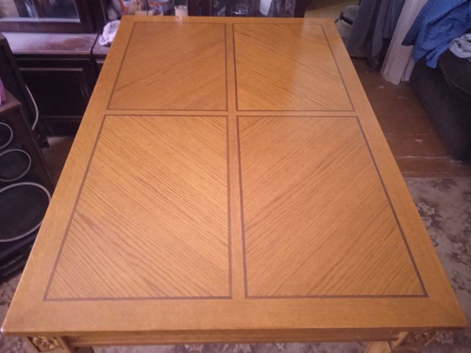 Стол обеденный 1300 х 850 х 750  В таком качестве, изделий очень мало.