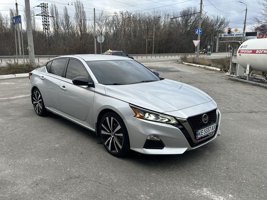 Nissan Altima SR 2021