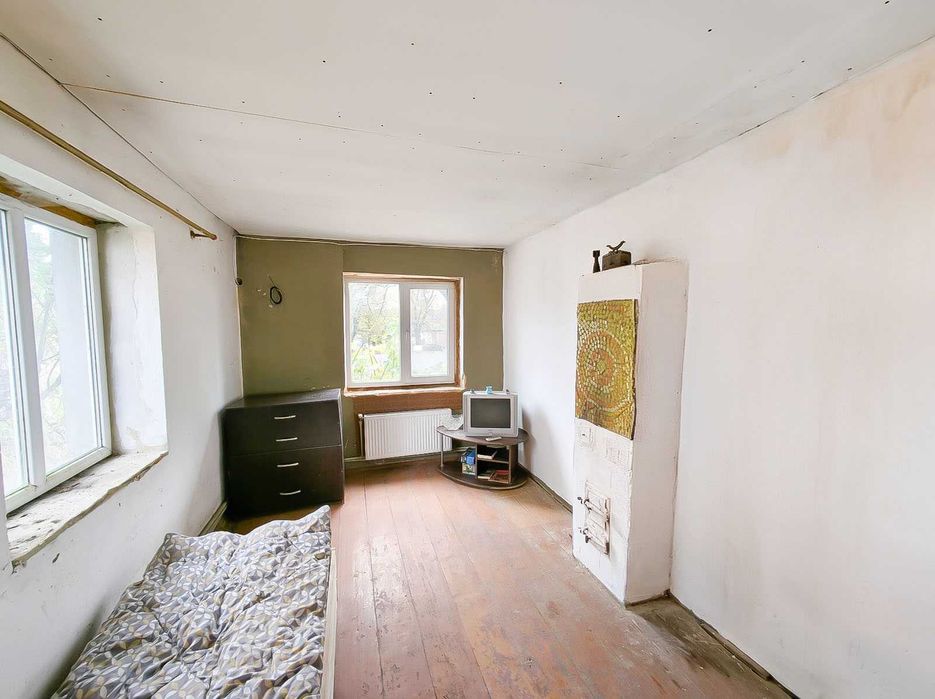 Будинок у Кунині поруч із зупинкою маршрутки