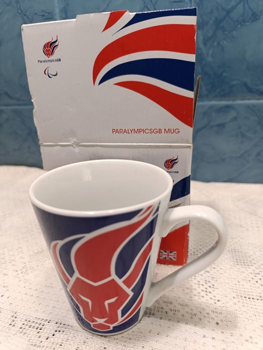 Чашка керамічна " Синій лев"