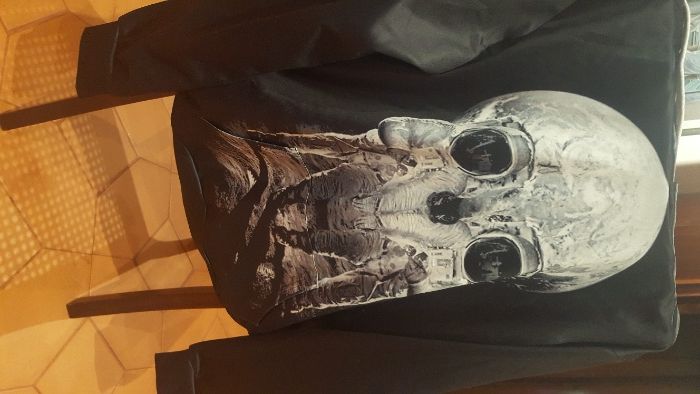 Sweat preta com capuz, tecido acetinado, NOVA