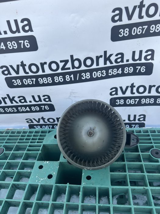 Моторчик пічки Ауді а6с5