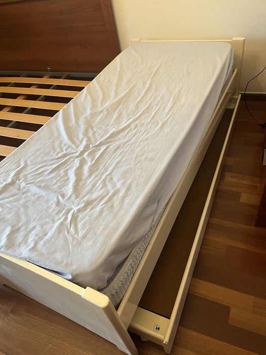 Cama madeira com auxiliar e colchoes