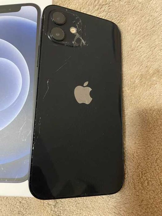 iPhone 12 64GB dobry stan