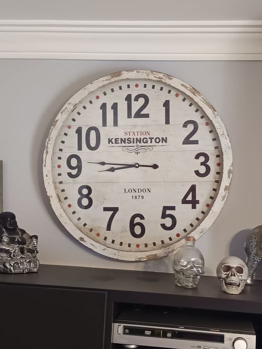 Relógio grande de parede