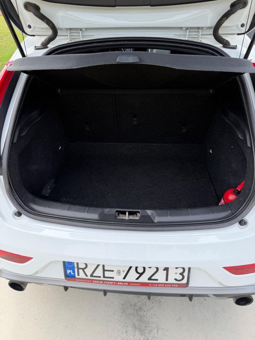 Volvo v 40  R-design 2015