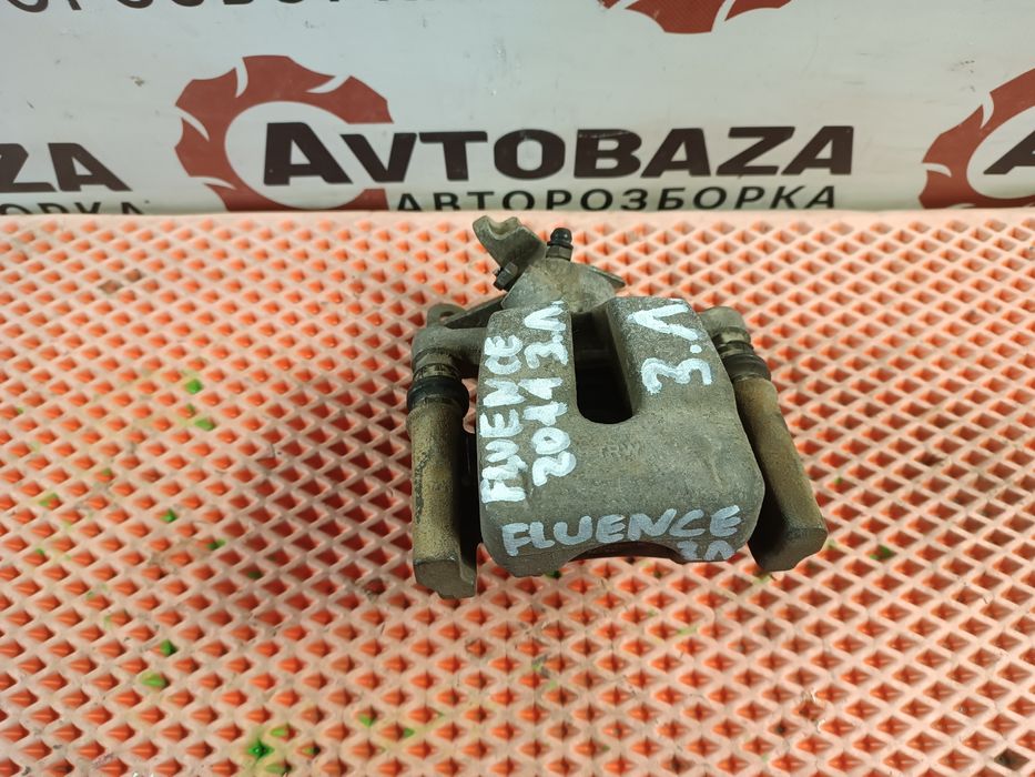 Суппорт Renault Fluence задній лівий правий  Супорт Рено Флюенс