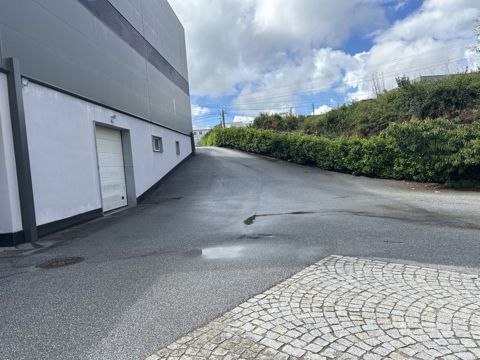 Alugo armagem com 400M2