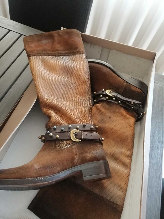 Botas Pele-Por estrear