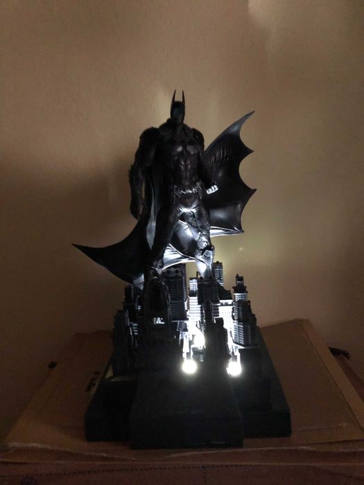 BATMAN ARKHAM KNIGHT Limited Edition Statue collectors edition Estátua