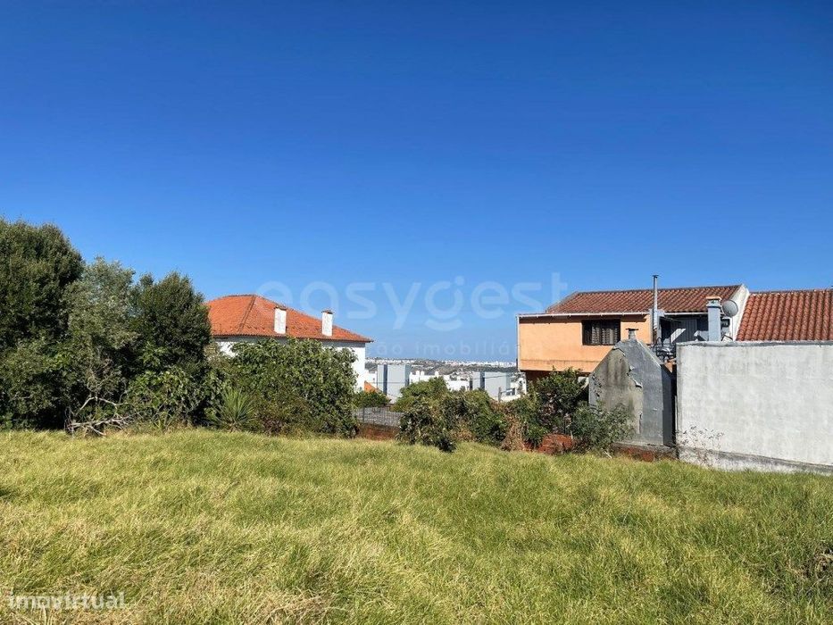 Terreno para construção - Investimento Amadora — Mina De Água, Lisboa