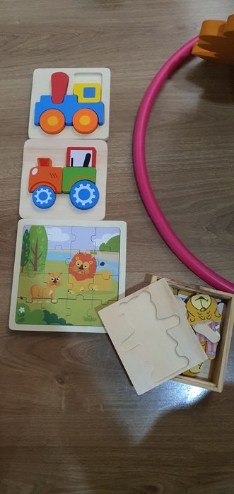 Brinquedos de Madeira. Vários