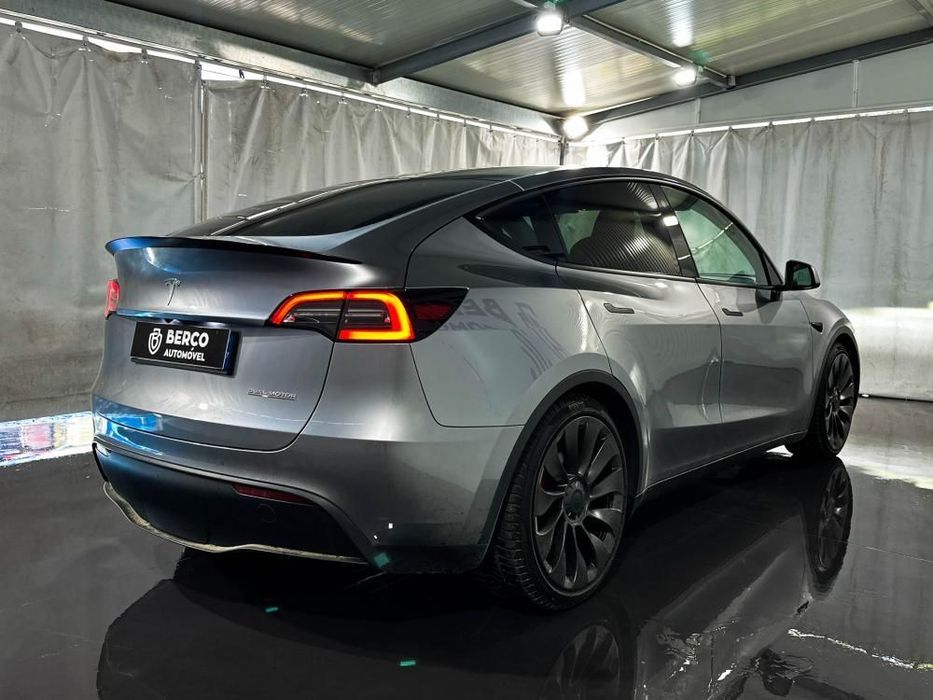 Tesla Model Y Performance Dual Motor AWD