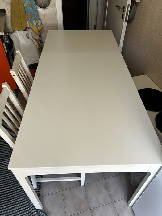 Mesa c 3 cadeiras Ikea