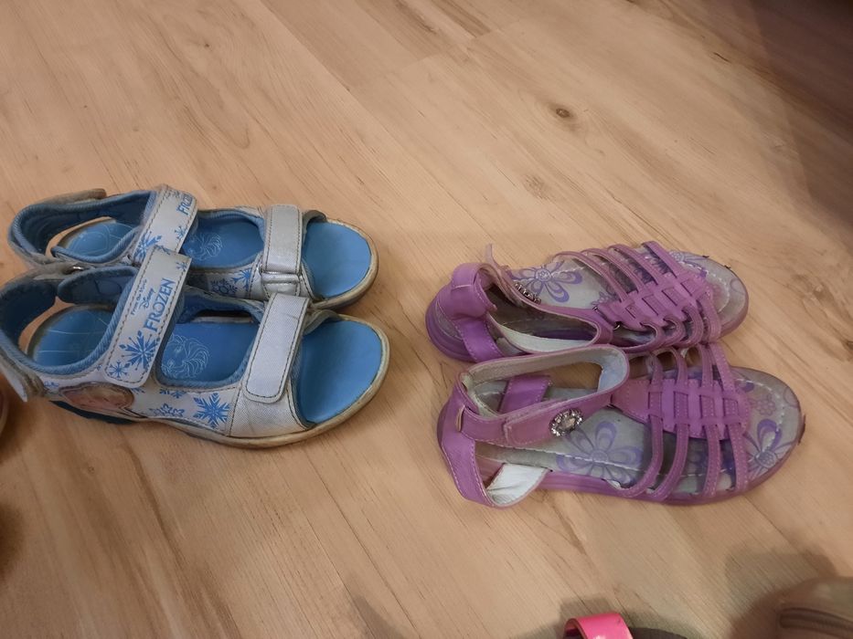 Sandałki dziewczęce od nr 28 do 33