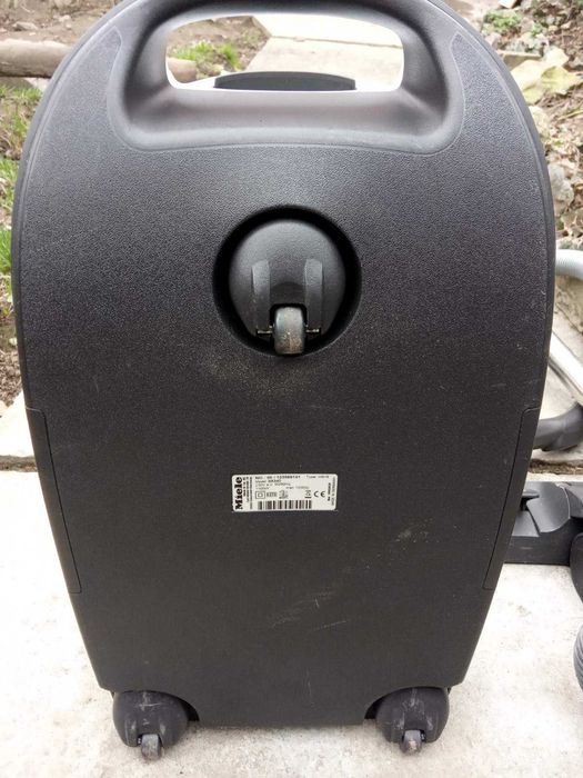 Miele Пилосос   .