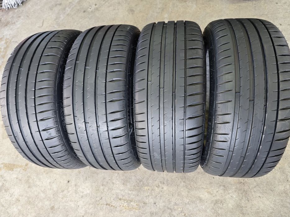 225/40R18 Michelin