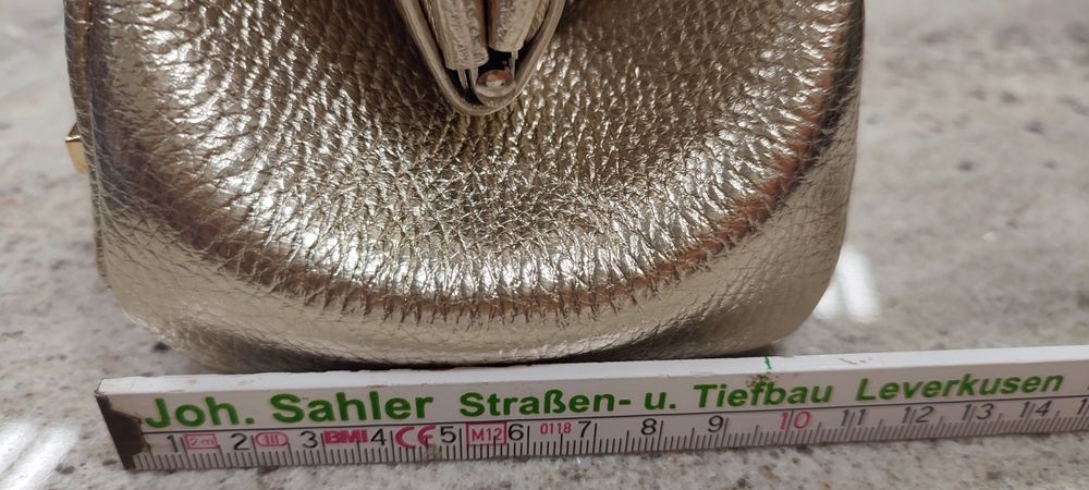 Massimo Contti skóra naturalna mała torebka babcinka złota nowa