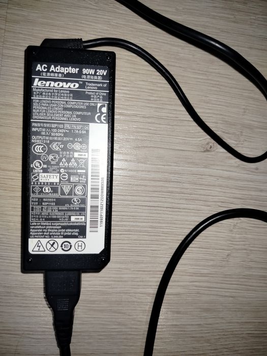 Zasilacz Lenovo 90W 20V  stan bardzo dobry