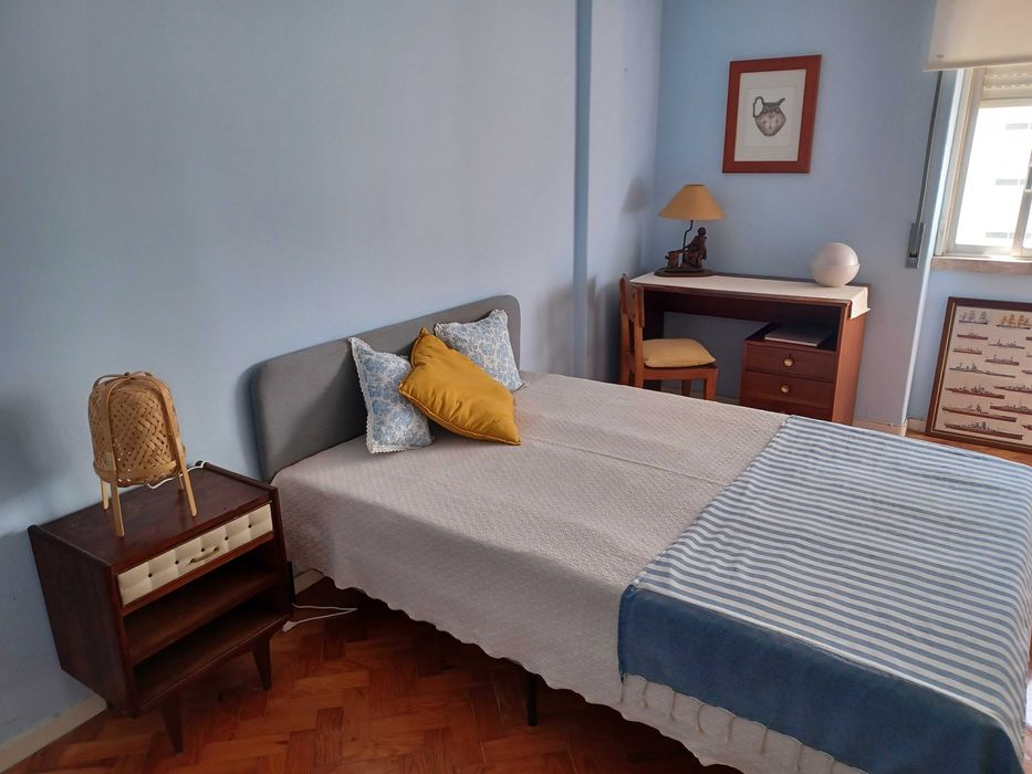 quarto espaçoso e luminoso com vista de mar