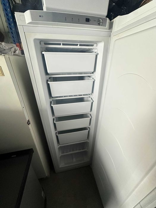 zamrażarka MPM z szufladami