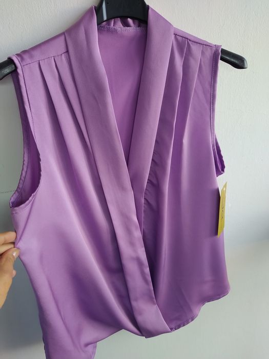 Blusa Lilás Acetinada Sem Mangas,  Estilo Cruzado / Drapeado -  Ja Moda - Tamanho Único - Nova!